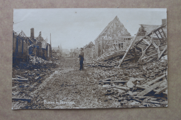 Ansichtskarte Foto AK Bussn bei Peronne 1916 zerstörter Ort Straße deutscher Soldat Weltkrieg Ortsansicht Frankreich France 80 Somme